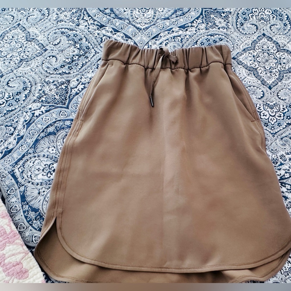 Women’s Lululemon Skirt in size 4 - Picture 1 of 3